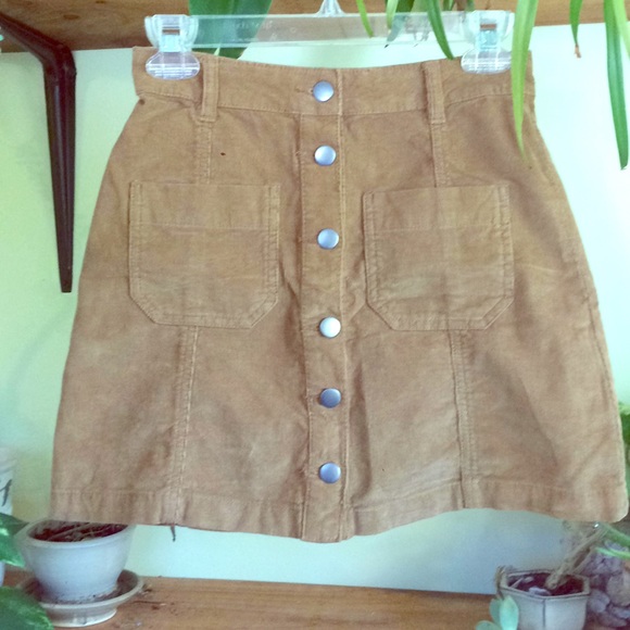 Wild Pearl Dresses & Skirts - Super cute Wild pearl brown corduroy skirt size 2